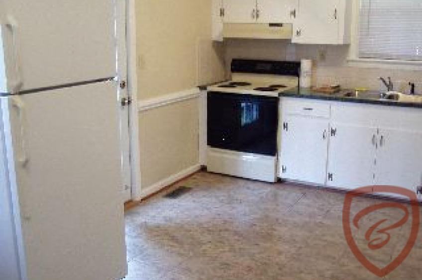 810 Westview Drive - Photo 3 of 5