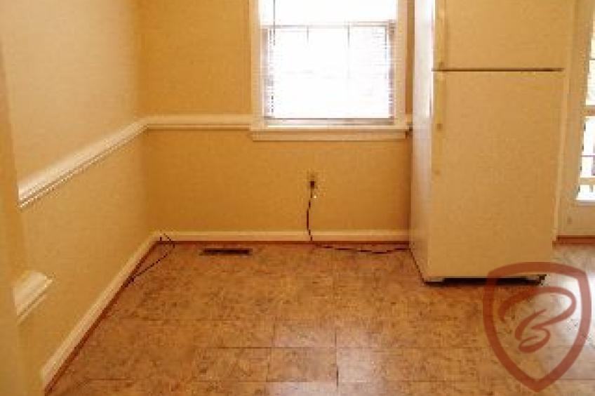 810 Westview Drive - Photo 2 of 5