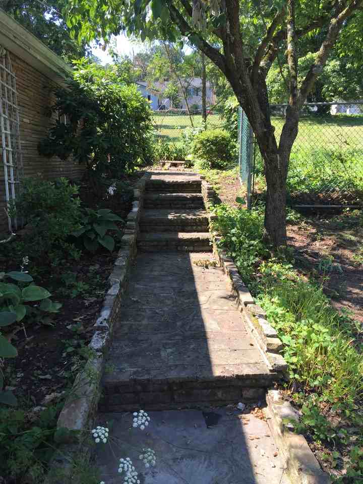 365 Tyrone Road - Photo 3 of 10