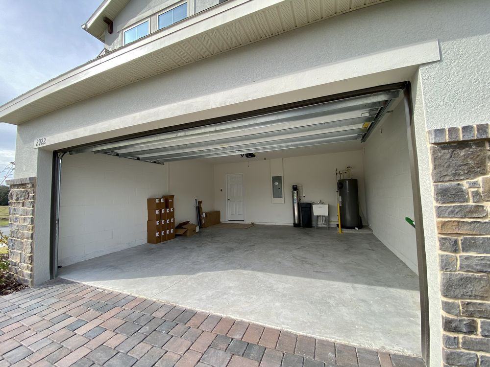 2922 Crest Dr - Photo 3 of 43