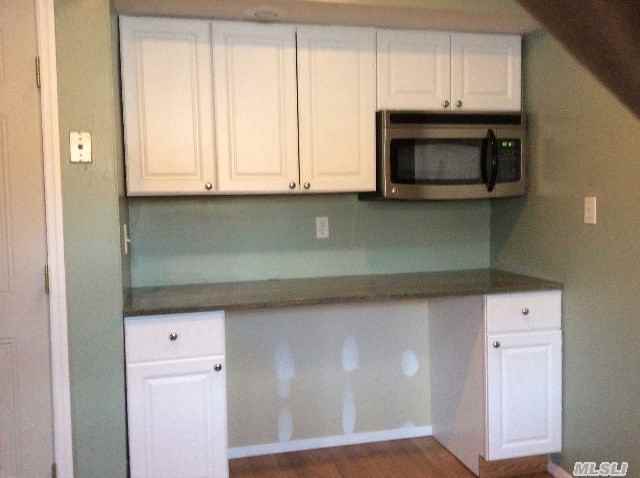 80 Deer Park Ave - Photo 3 of 5