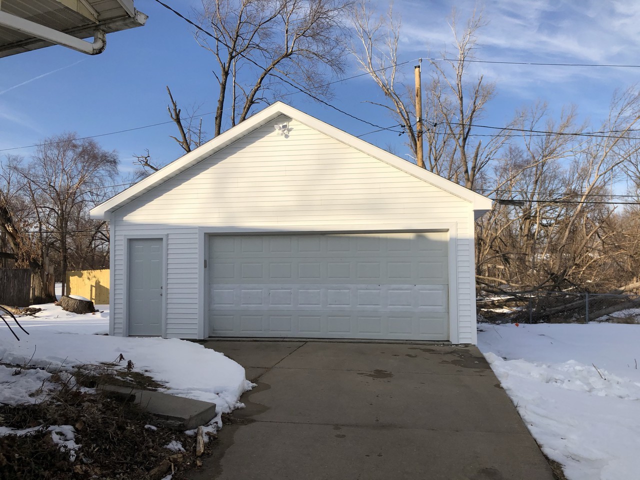 2416 Towne House Dr Ne - Photo 2 of 16