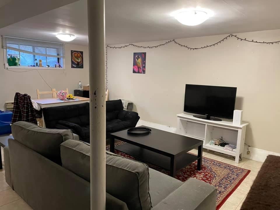 467 Grace St - Photo 3 of 8