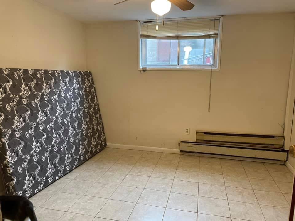 467 Grace St - Photo 2 of 8