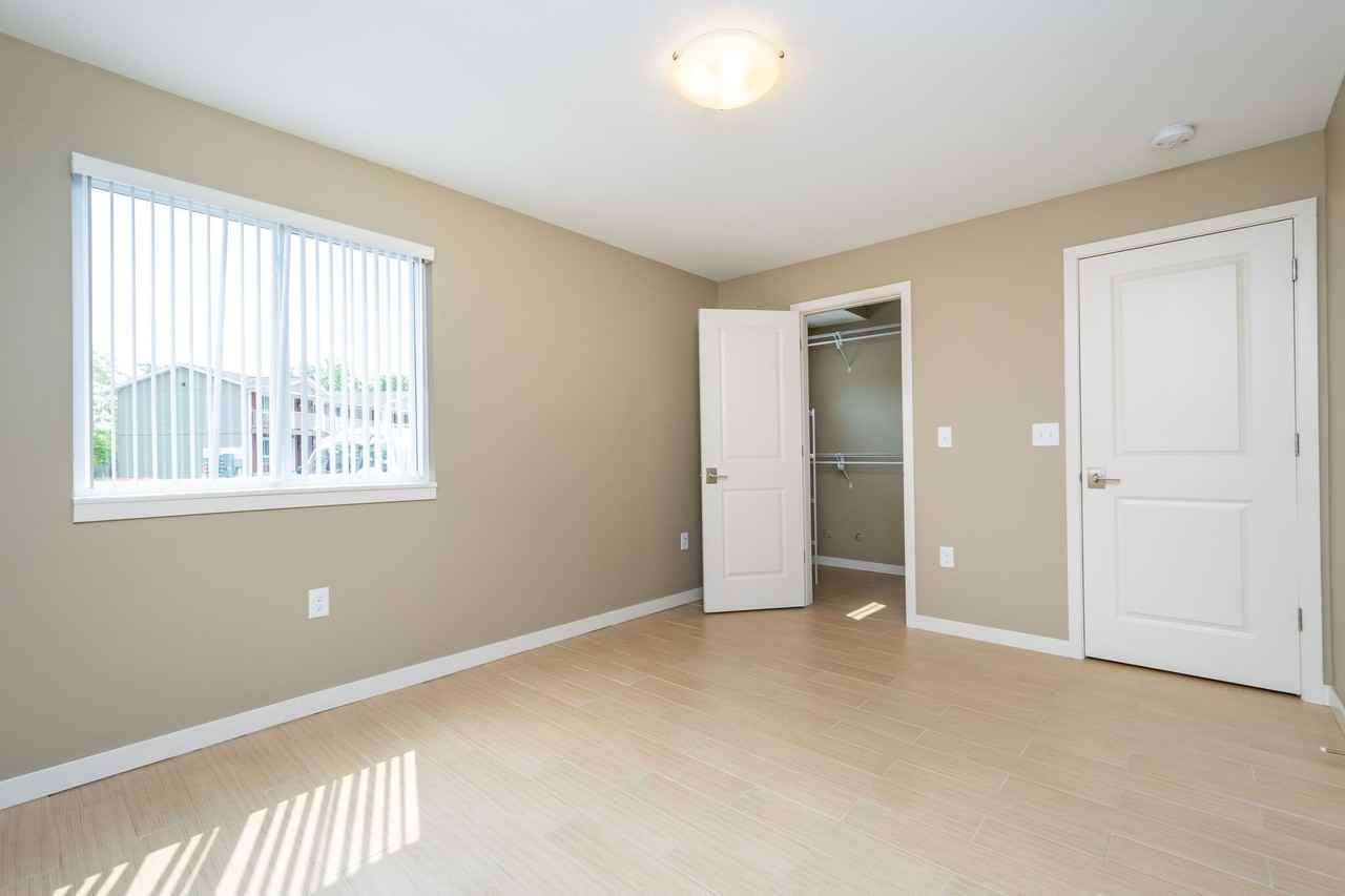 203 6th Street #2 - Photo 4 of 18