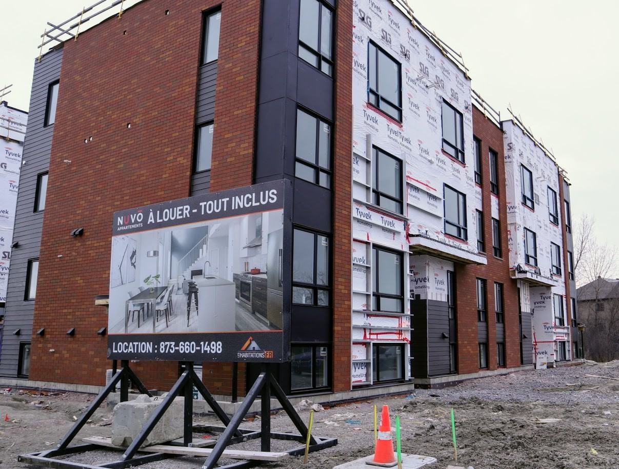 ALL INCLUSIVE UP SCALE IN THE HEART OF THE CITY AND THE GATINEAU