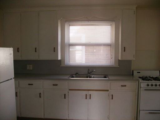 601 Lafayette Ave NE #2 - Photo 3 of 5