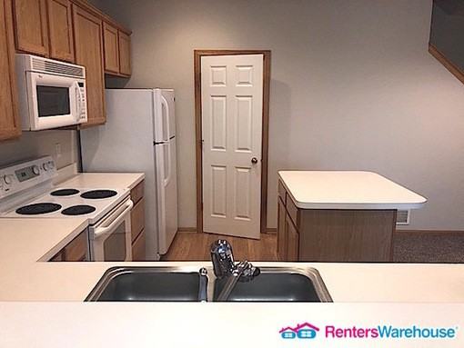 13874 52nd Ave N - Photo 4 of 10