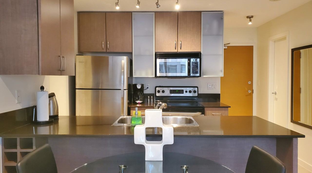 977 Mainland Street #7 - Photo 3 of 19