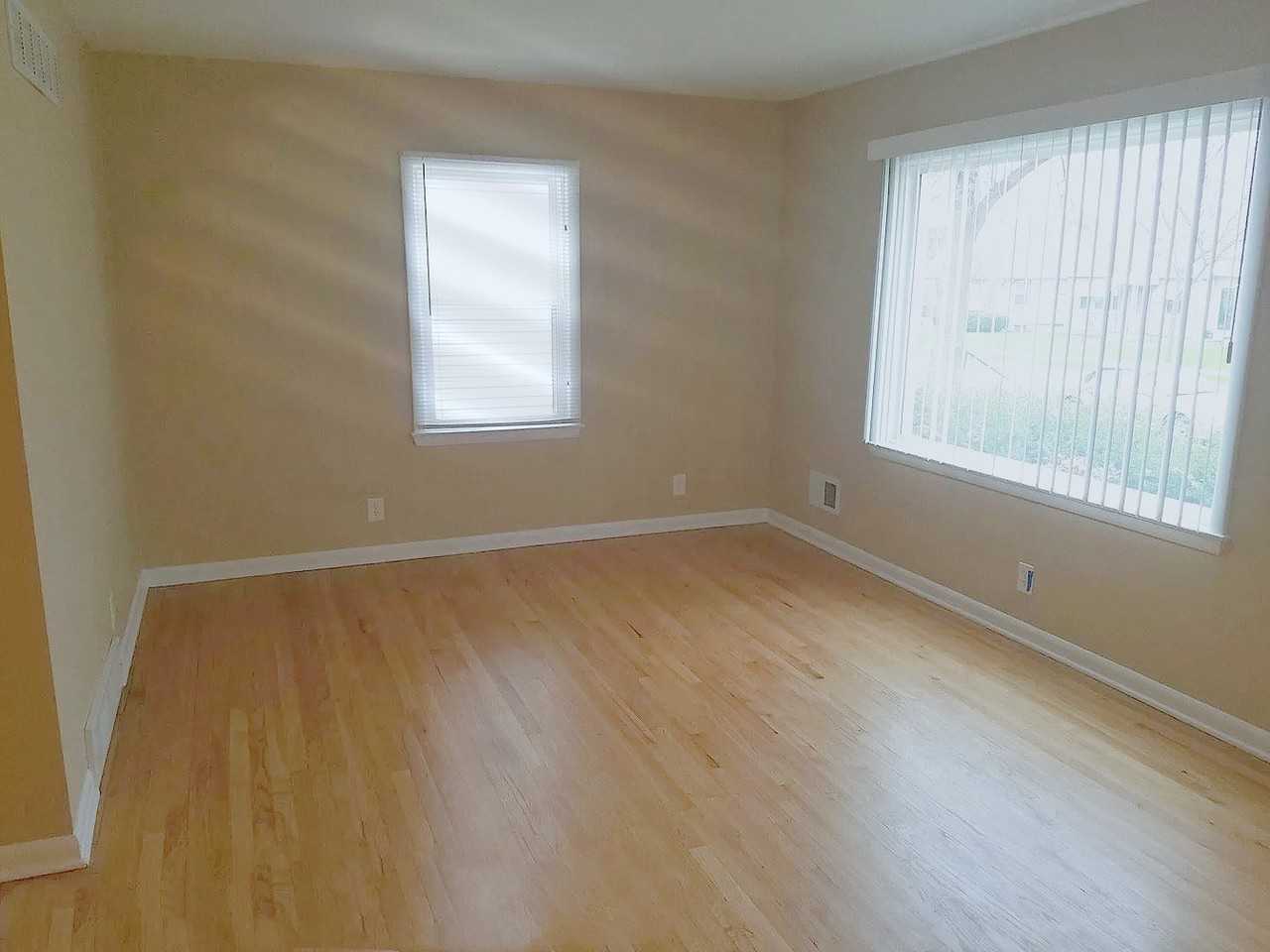 3919 N 69th St - Photo 3 of 15