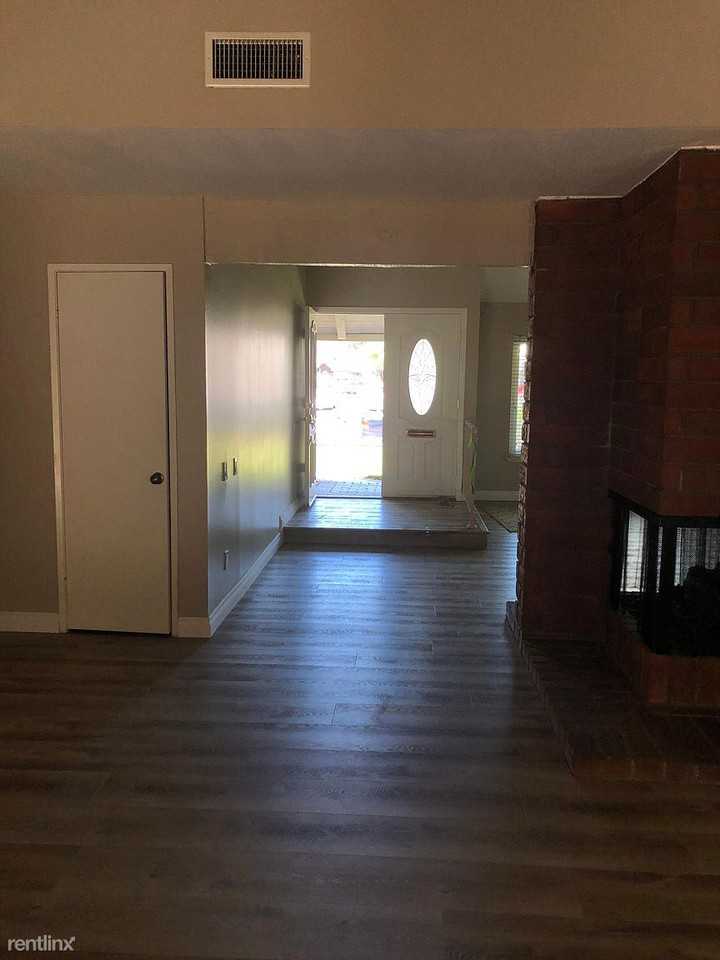 25352 Avenida Cappela - Photo 3 of 9