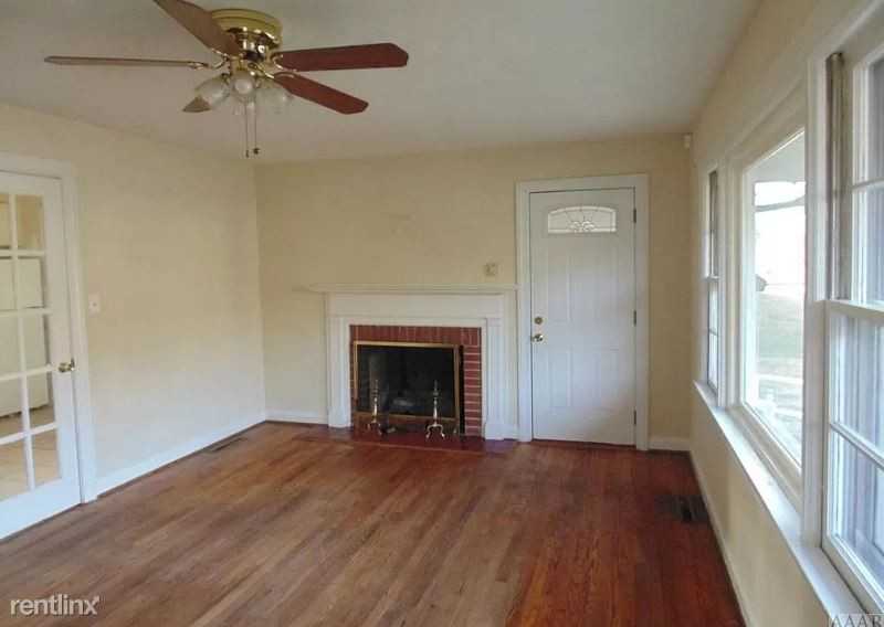 810 S Commerce St - Photo 3 of 50