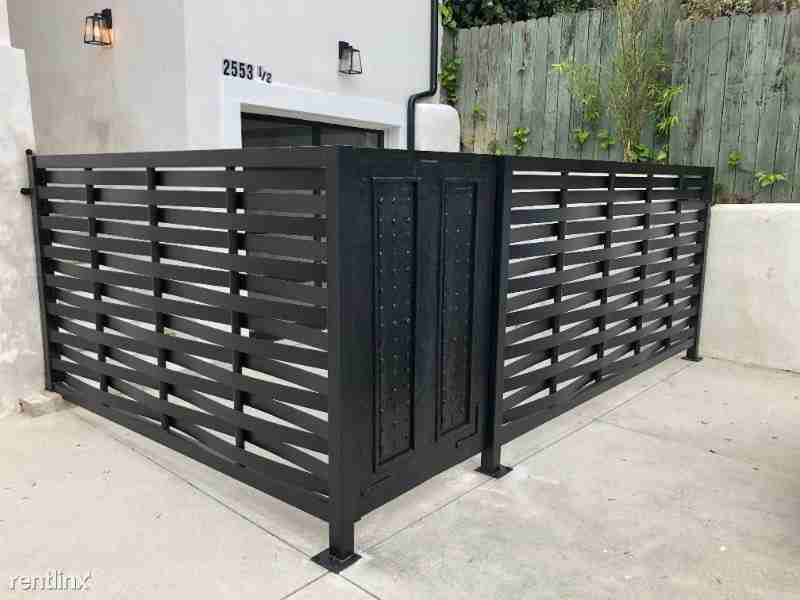 2553 1/2 Glen Green St - Photo 2 of 11