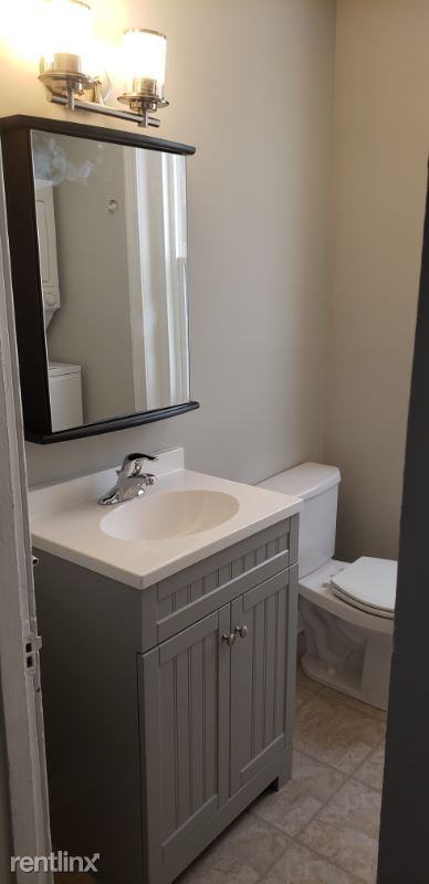 3958 Pine St - Photo 3 of 10