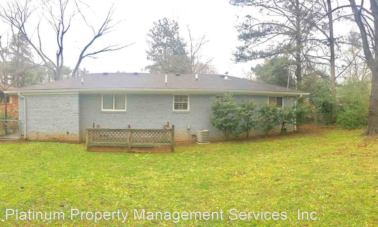 3721 Brookcrest Cir - Photo 3 of 35