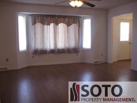 817 Eagle Dr - Photo 3 of 11