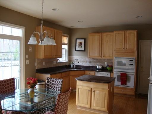 6912 Inlet Cove Dr - Photo 2 of 11