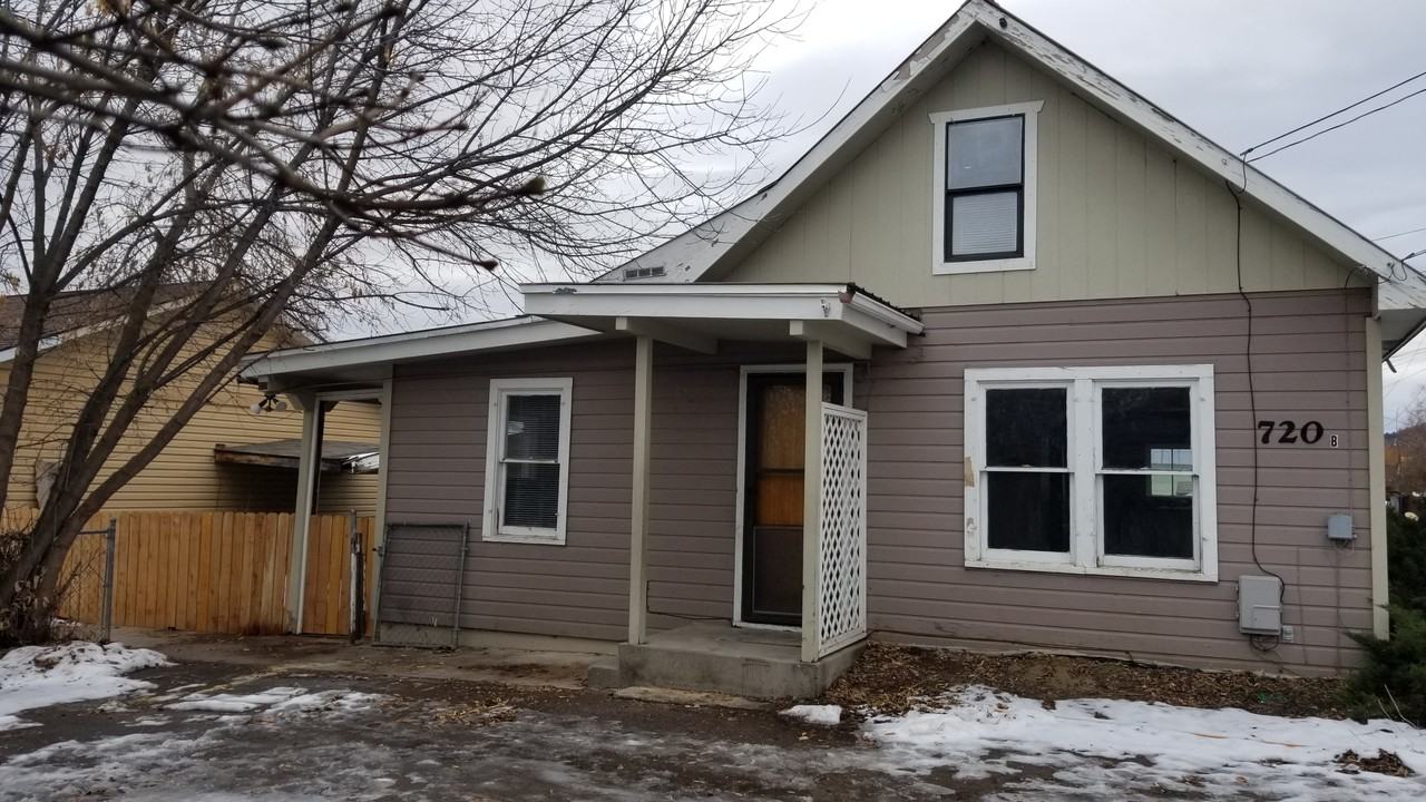 720 10Th Ave W - Photo 2 of 2