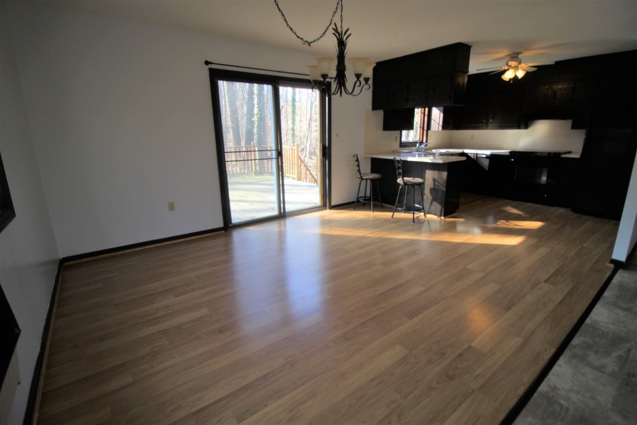 2342 Laurel Rd - Photo 3 of 15