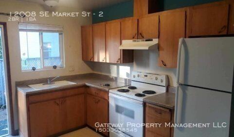 12008 Se Market St - Photo 3 of 9