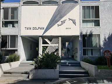 Twin Dolphins - Photo 3 of 12