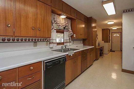 1414 Leland Ave - Photo 3 of 10