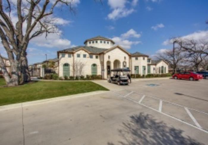 10501 Lakeline Mall Dr