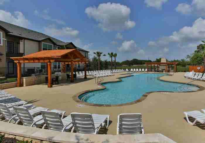 10501 Lakeline Mall Dr