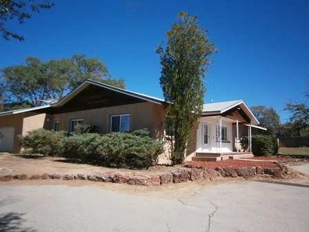 241 W San Mateo Rd - Photo 2 of 12