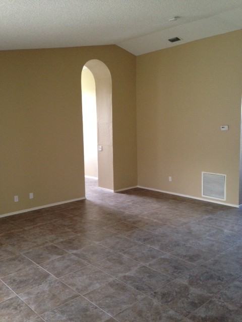 2092 SE Mary Terrace - Photo 2 of 19