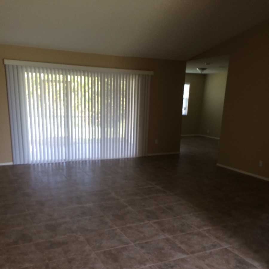2092 SE Mary Terrace - Photo 3 of 19
