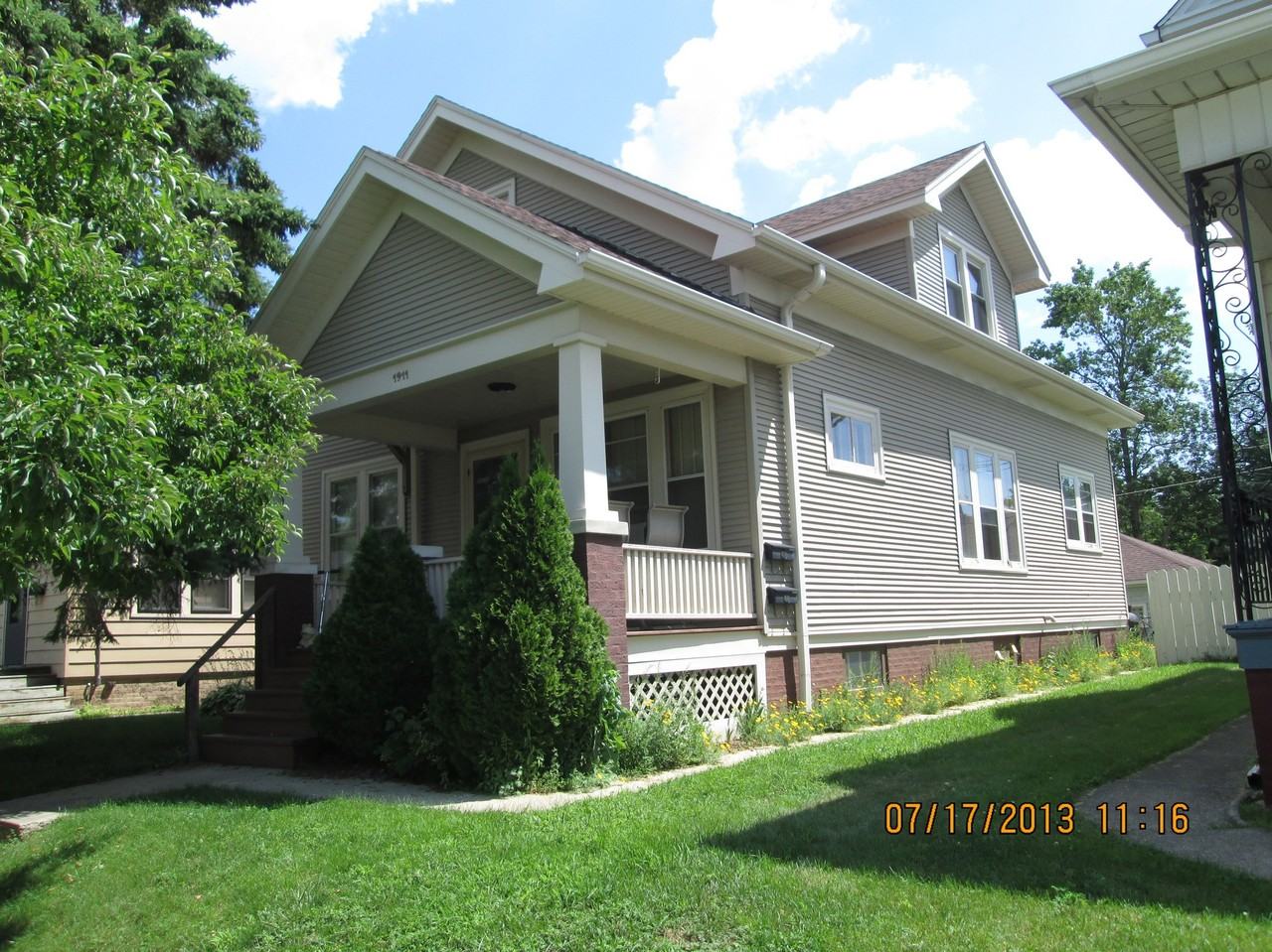 1911 Geneva Street - Photo 3 of 10