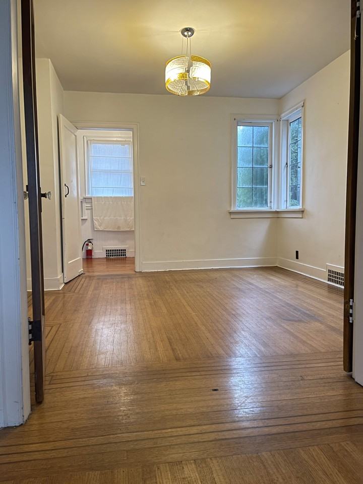 4414 14th Ave W - Photo 3 of 13