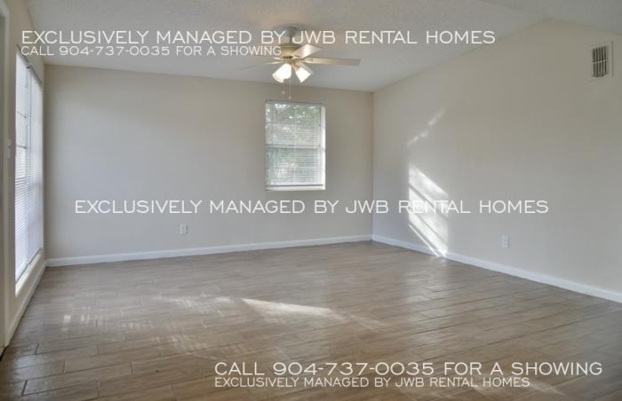 4704 W Castlewood Dr - Photo 3 of 6