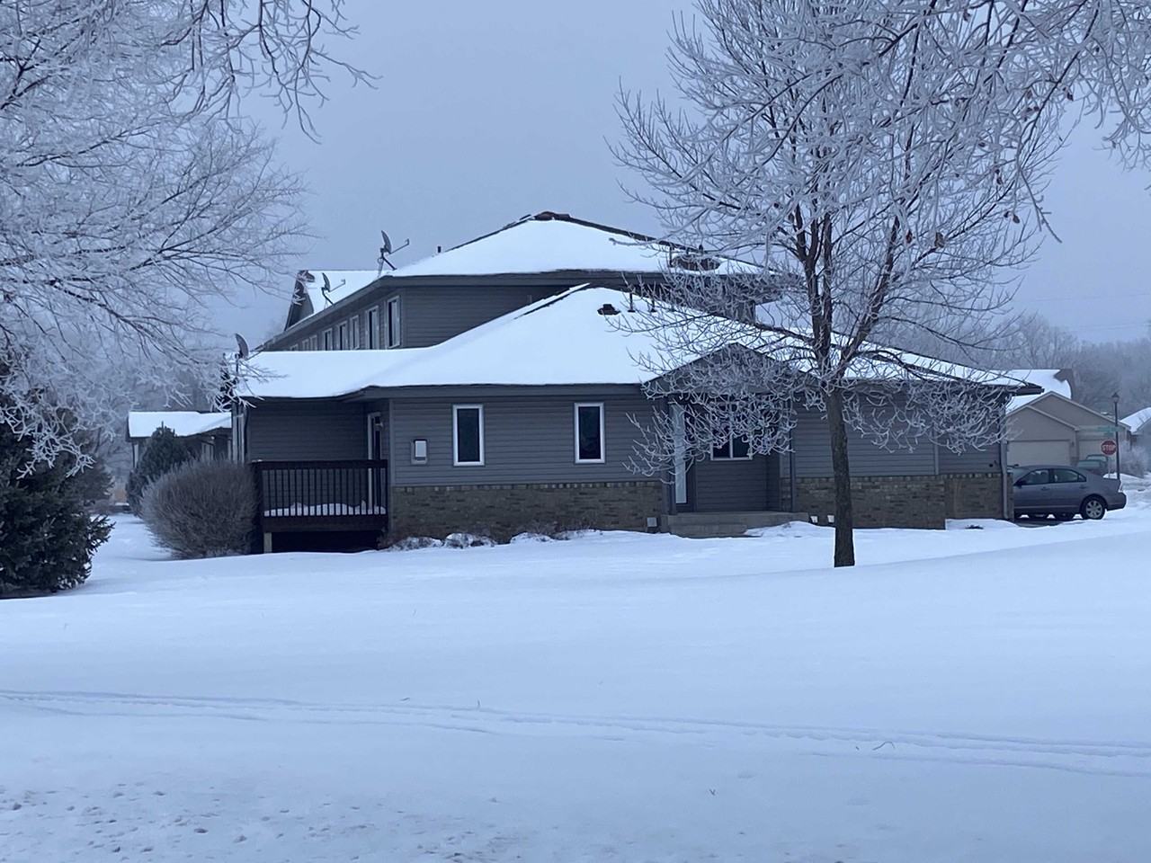 685 Independence Dr Nw - Photo 2 of 10