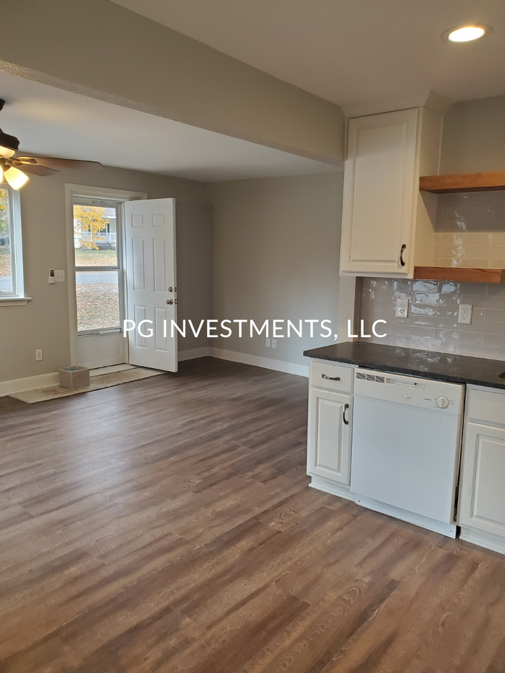 503 Southeast Florence Avenue #B - Photo 2 of 19