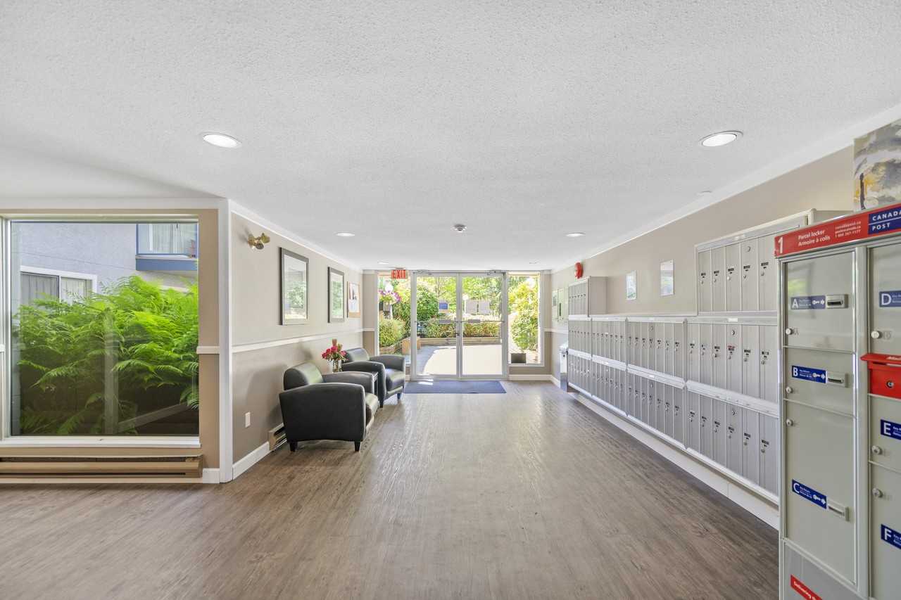 Wedgwood - Photo 2 of 2