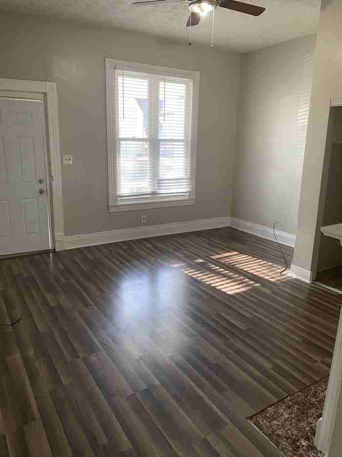 1849 W Ormsby Ave - Photo 2 of 14