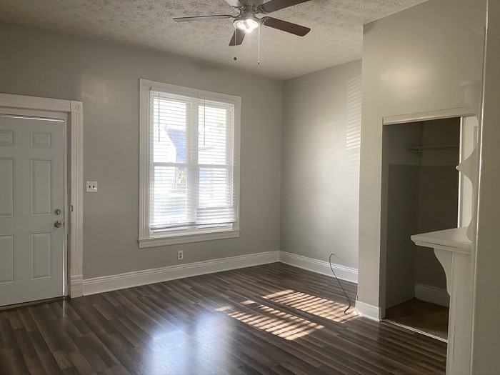 1849 W Ormsby Ave - Photo 3 of 14