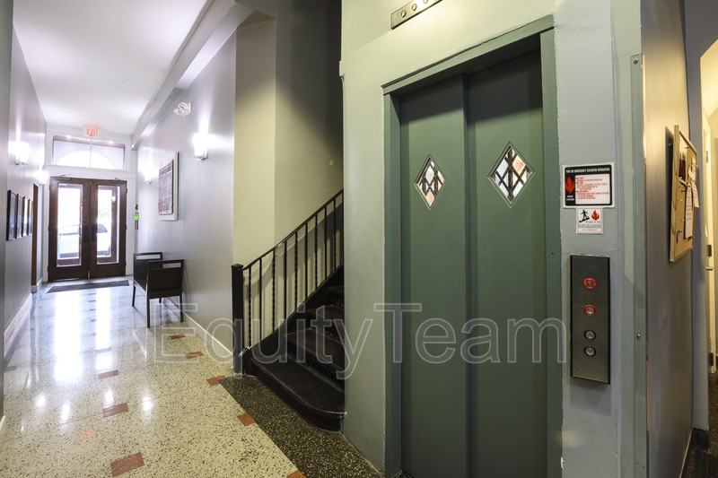 621 Main St - Photo 3 of 25