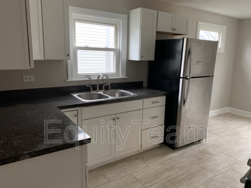 4556 Kugler Mill Rd - Photo 3 of 12
