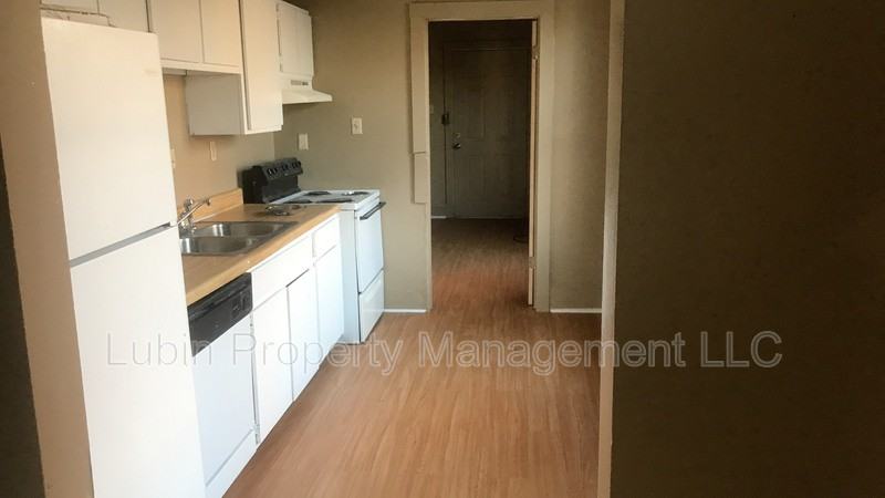 325 Lema Pl - Photo 3 of 4
