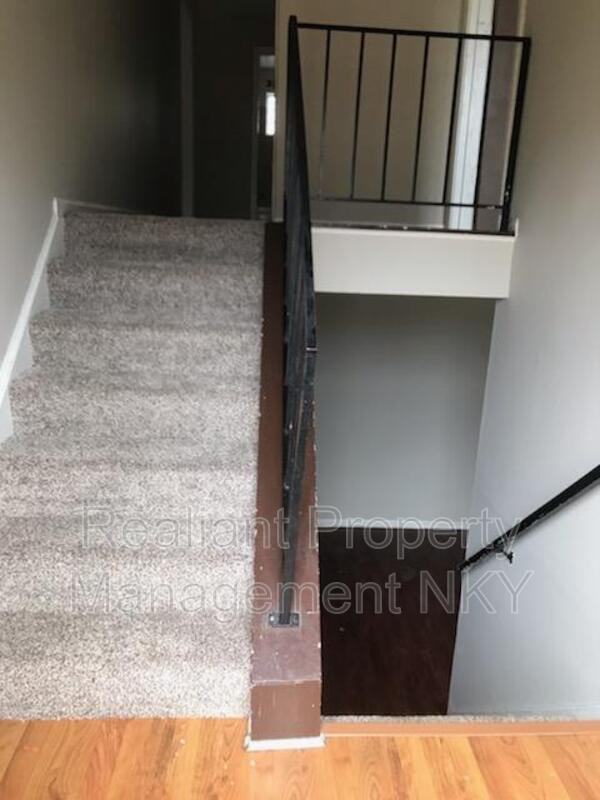 329 329 Eastern Avenue Elsmere KY 41018 - Photo 2 of 9