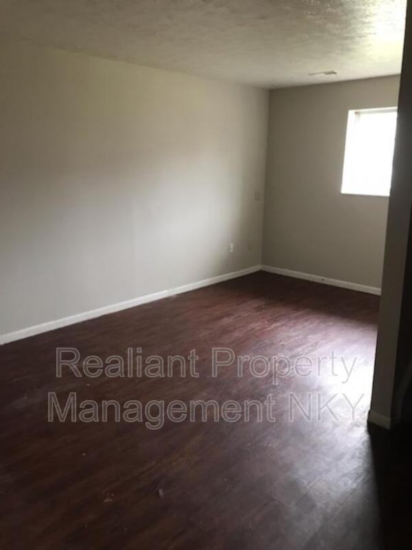 329 329 Eastern Avenue Elsmere KY 41018 - Photo 3 of 9
