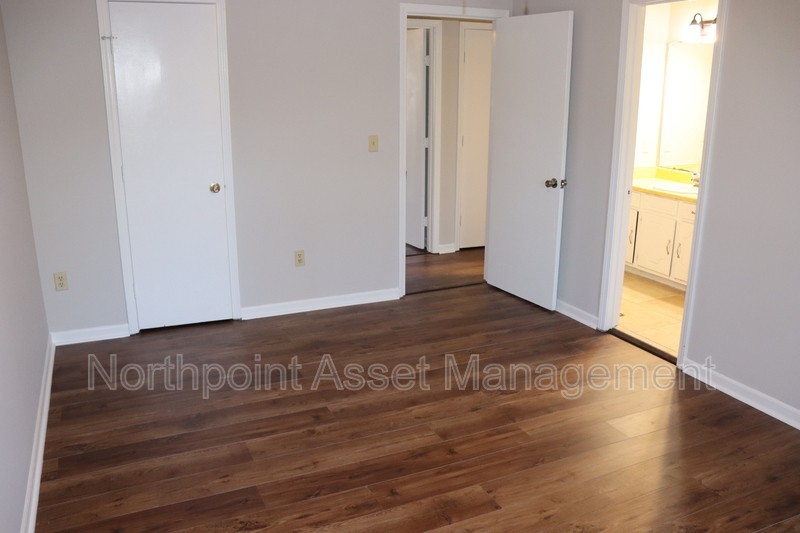 143 Copperfield Dr - Photo 2 of 9
