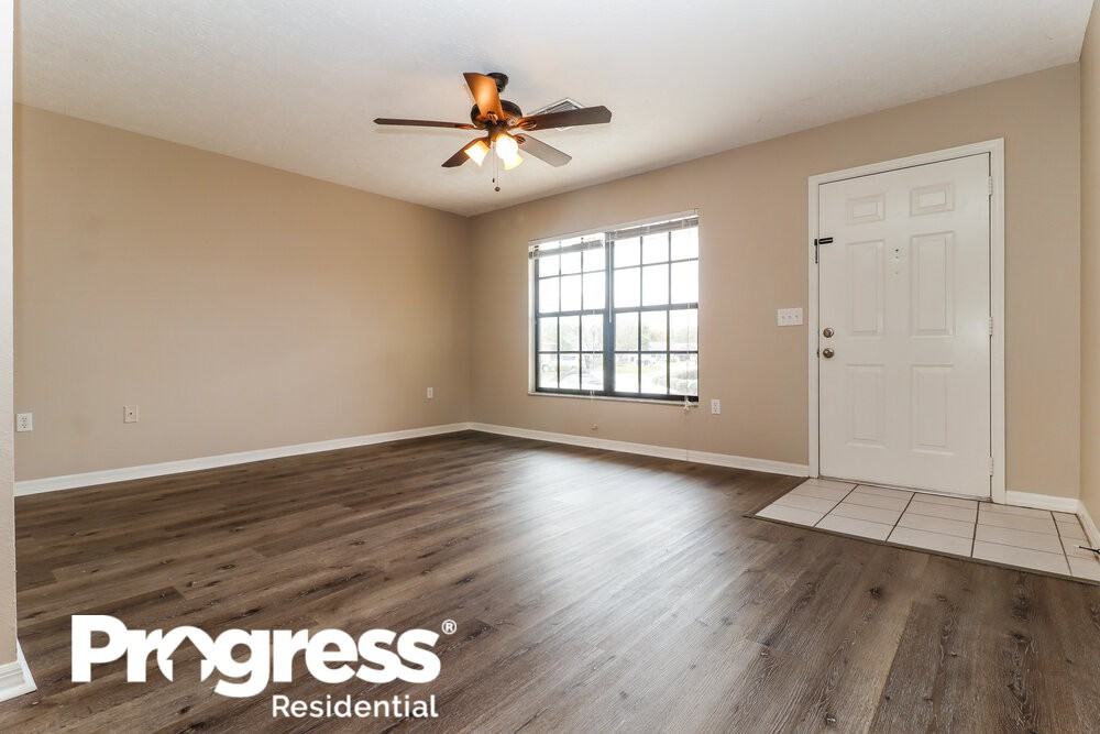 7636 Abbott Ct - Photo 3 of 16