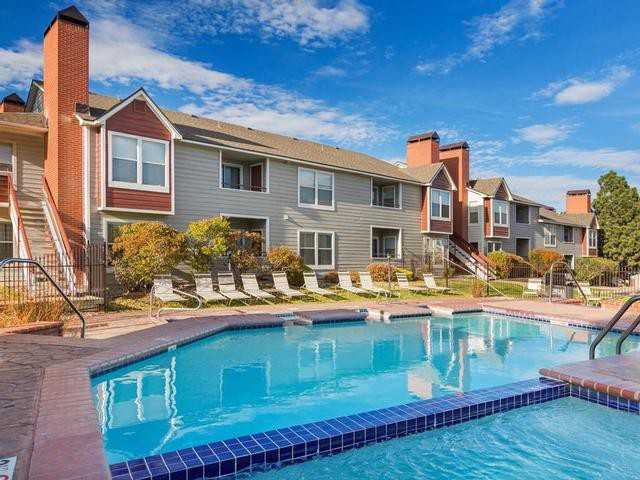 640 Wycliffe Dr - Photo 3 of 45