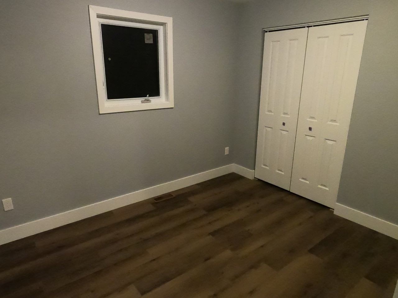 303 Bell Street South #4 - Photo 4 of 13