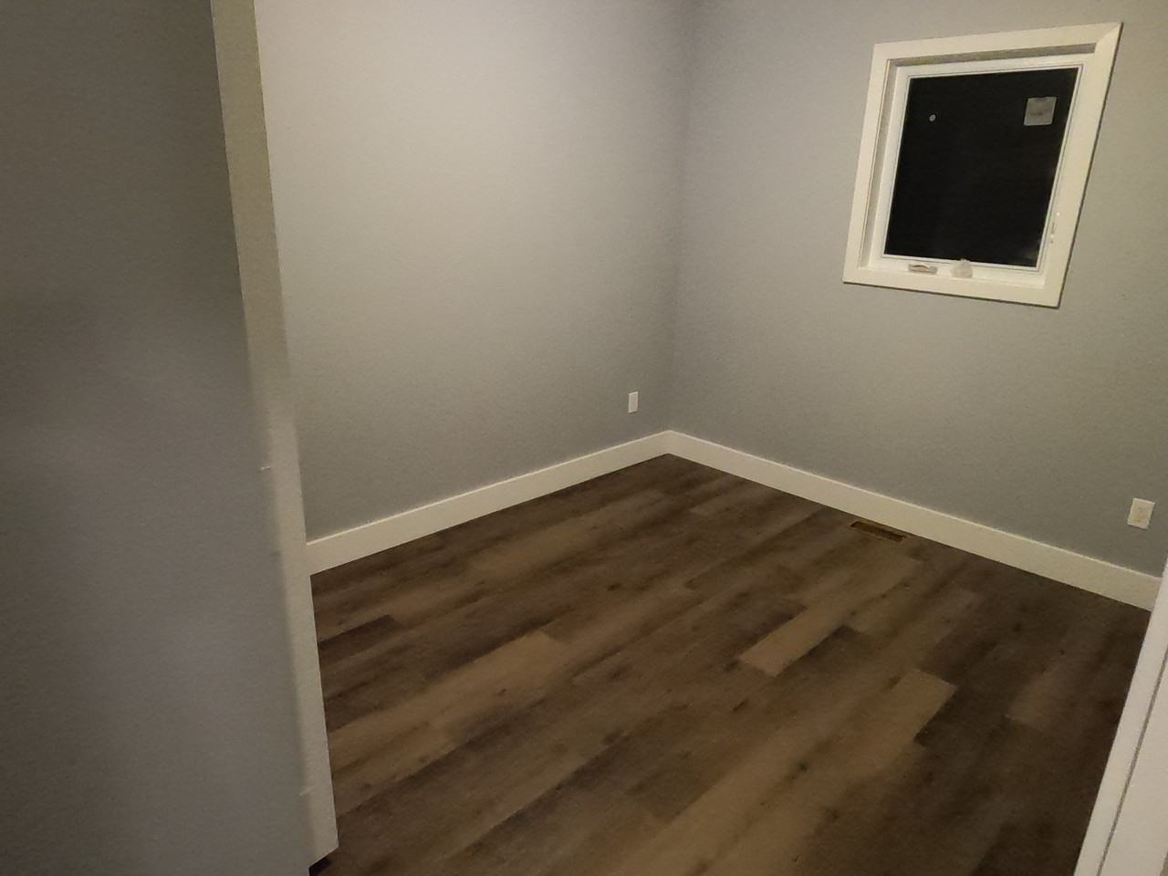 303 Bell Street South #4 - Photo 7 of 13