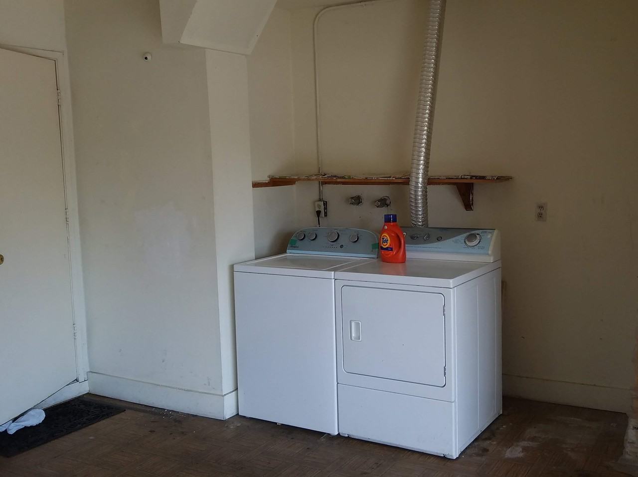 861 Peary Ln - Photo 2 of 15